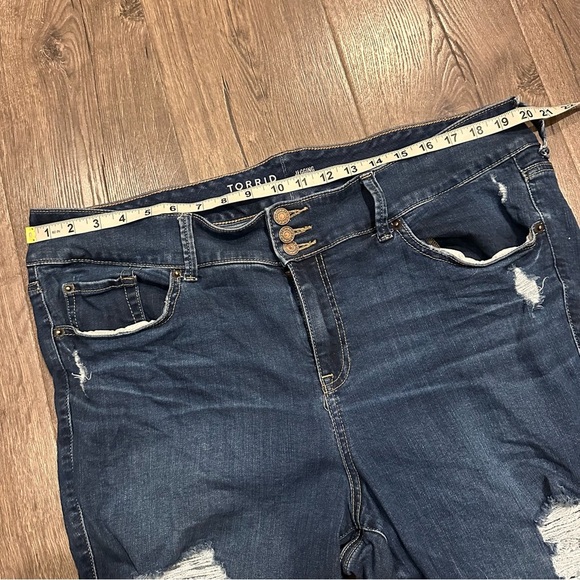 Torrid Jeans Women's Plus Size 20R Super Soft Jegging Classic Distressed Skinny - Picture 3 of 11